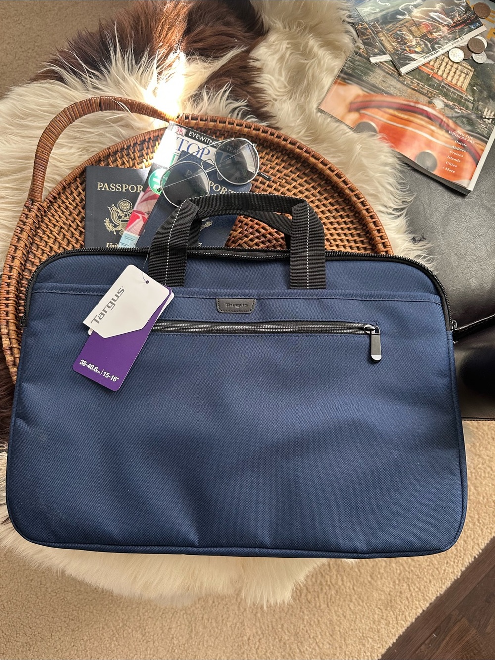 Targus Slipskin Navy Blue 15”-16” Laptop Carrying Case New with Tags